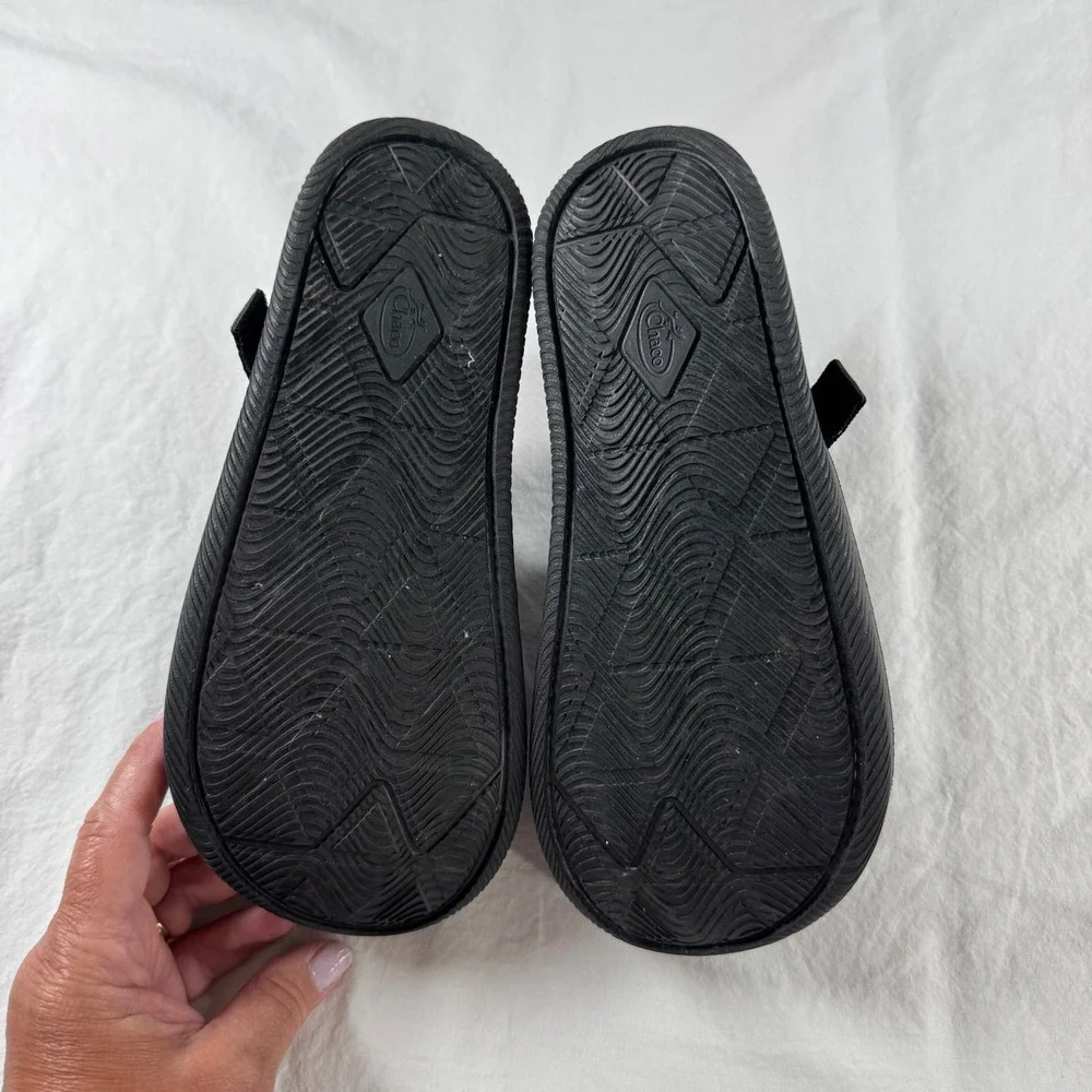 Chaco Kids' Size 4 Black Chillos Clogs JCH180360 Adjustable Straps Clogs